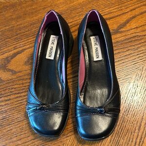 Steve Madden Ladies Shoes ~ size 5